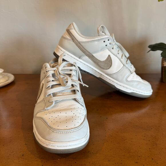 Nike Dunk Low SE Phantom Khaki Men’s 8.5 / Women’s 10 - Picture 3 of 9